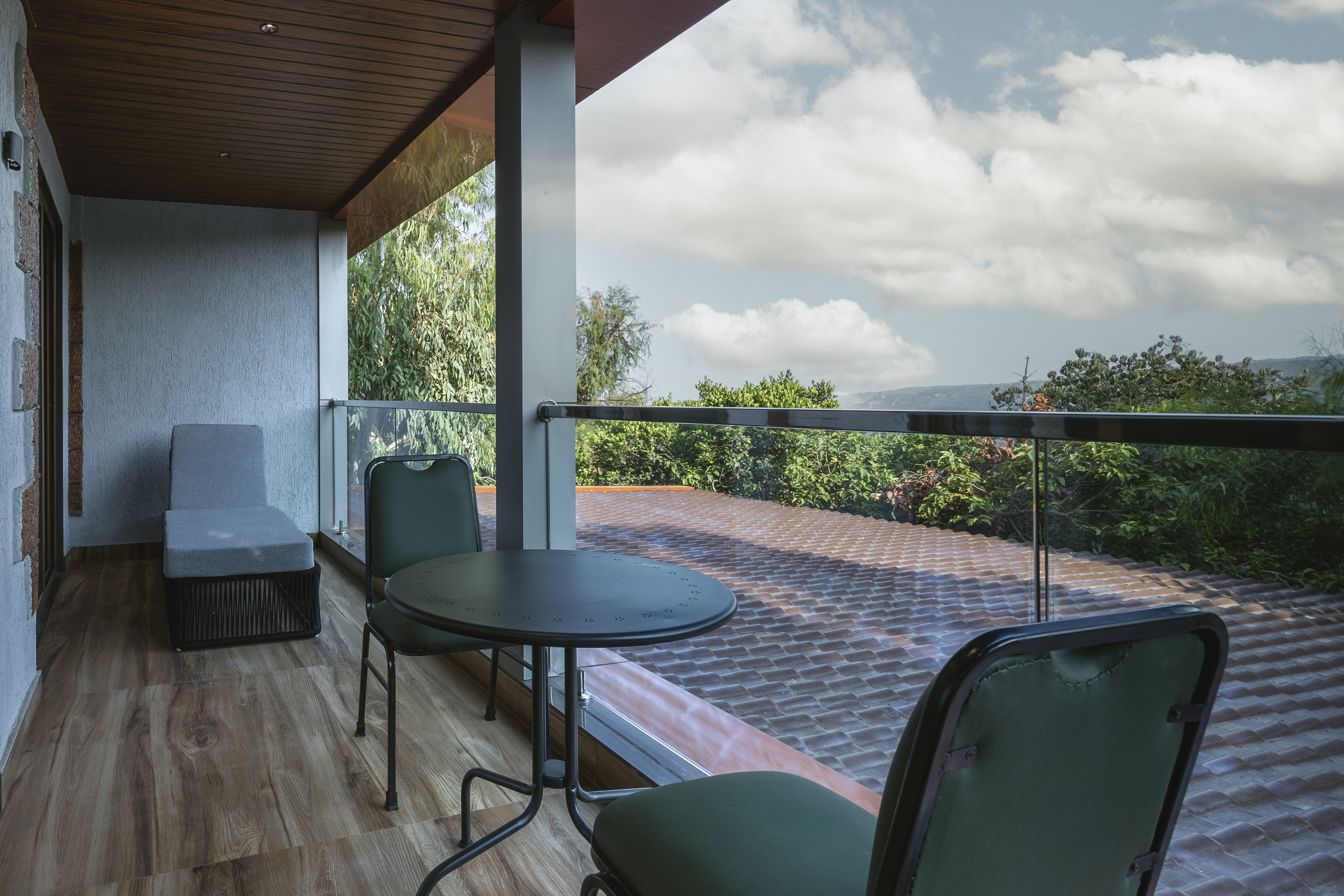 Bella Vista Resort - Romantic Luxury Hotel Room in Mahabaleshwar